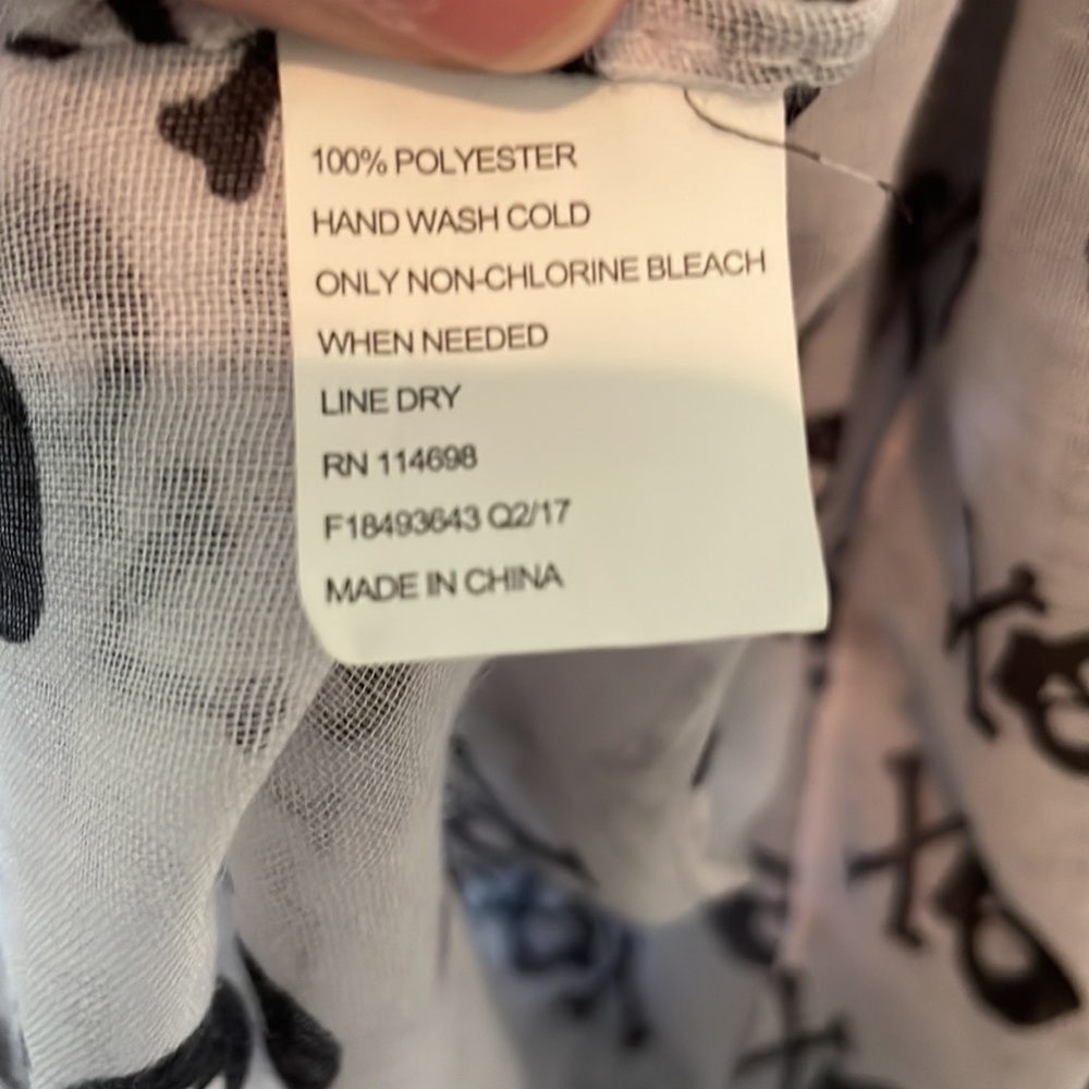 Skull and Bones Scarf- infinity Halloween - Picture 4 of 5